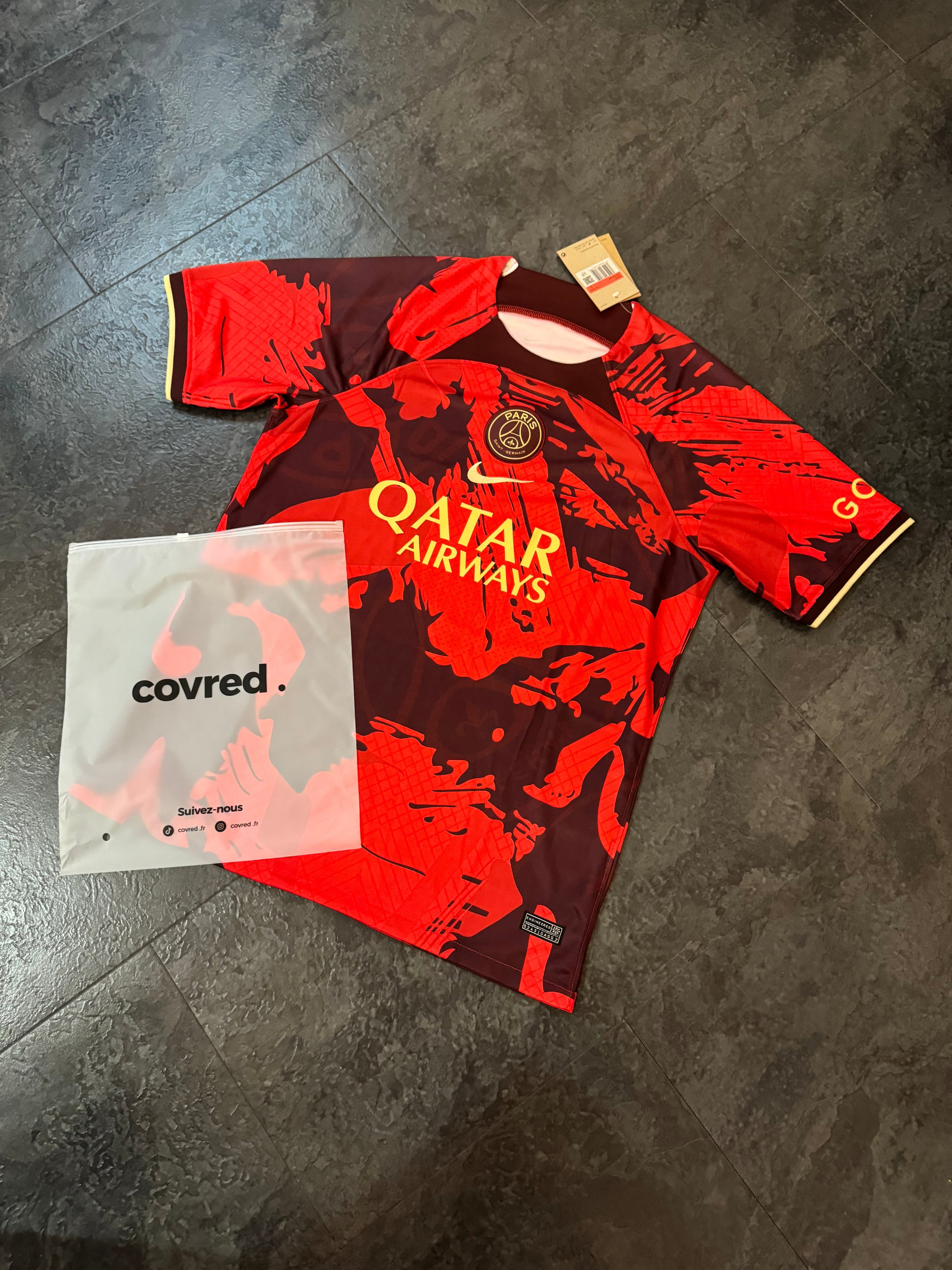 Paris Saint Germain ( PSG )  -  Maillot Édition Spéciale 24/25 - Rouge