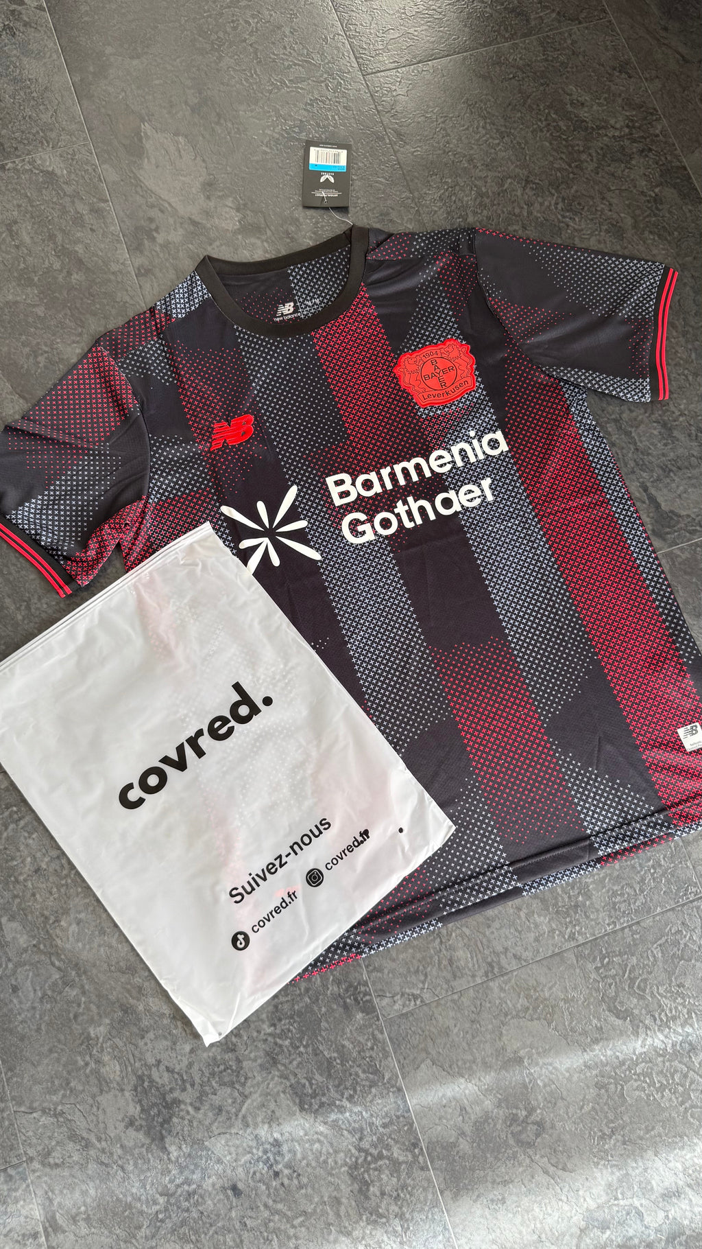 Bayer Leverkusen – Maillot Domicile 2025/26 – Noir, Rouge