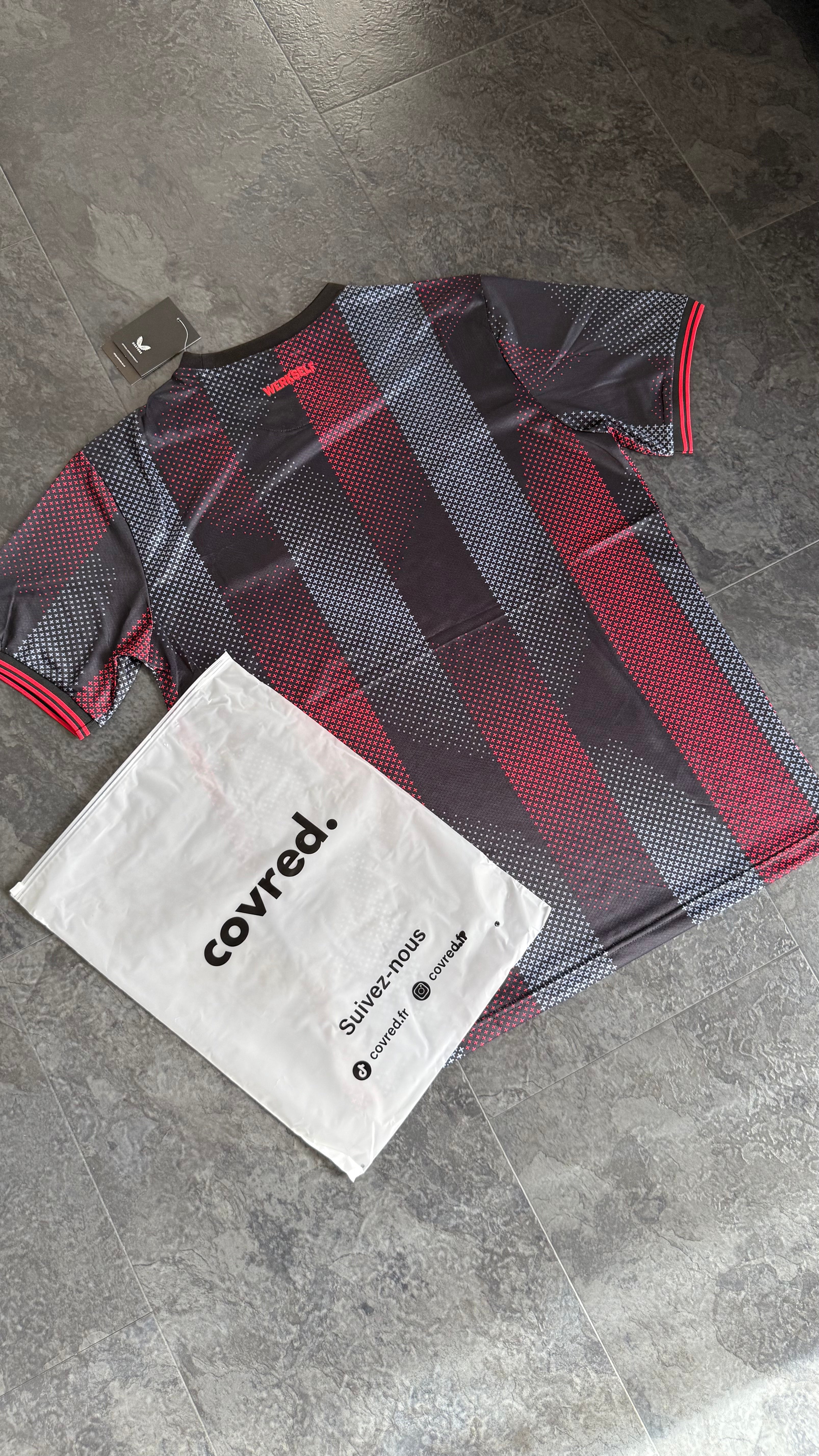 Bayer Leverkusen – Maillot Domicile 2025/26 – Noir, Rouge